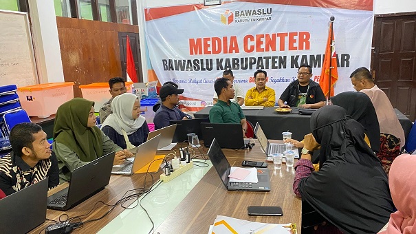 Bawaslu Bekali Panwascam Se-Kampar Aplikasi Siwaslih